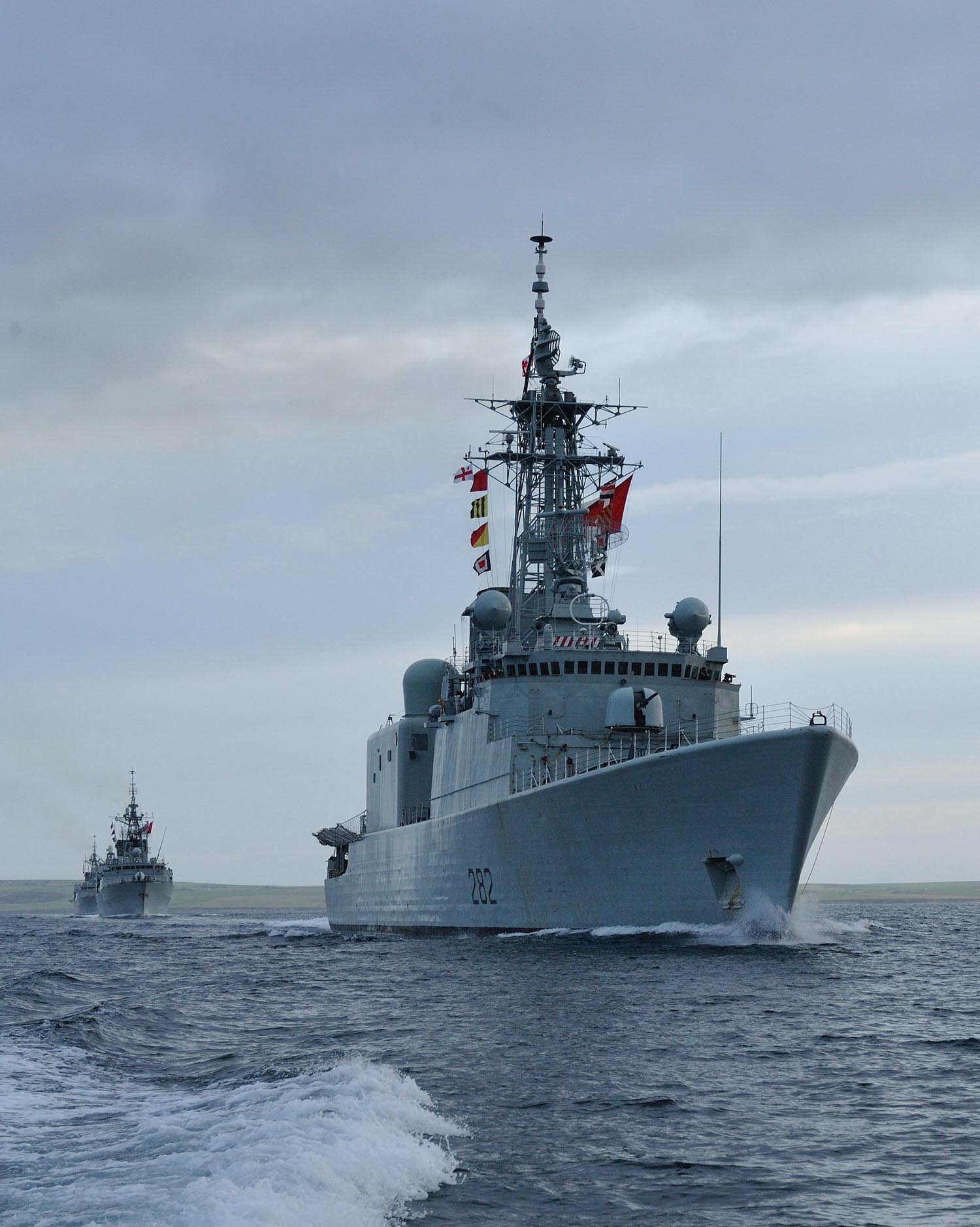 HMCS ATHABASKAN post-TRUMP refit.