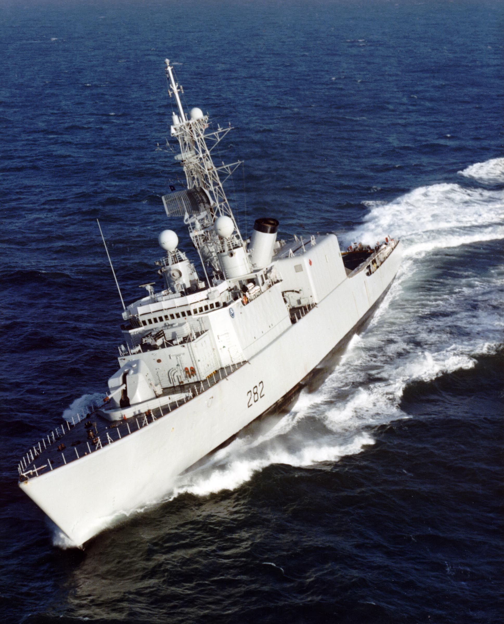 HMCS ATHABASKAN pre-TRUMP refit.
