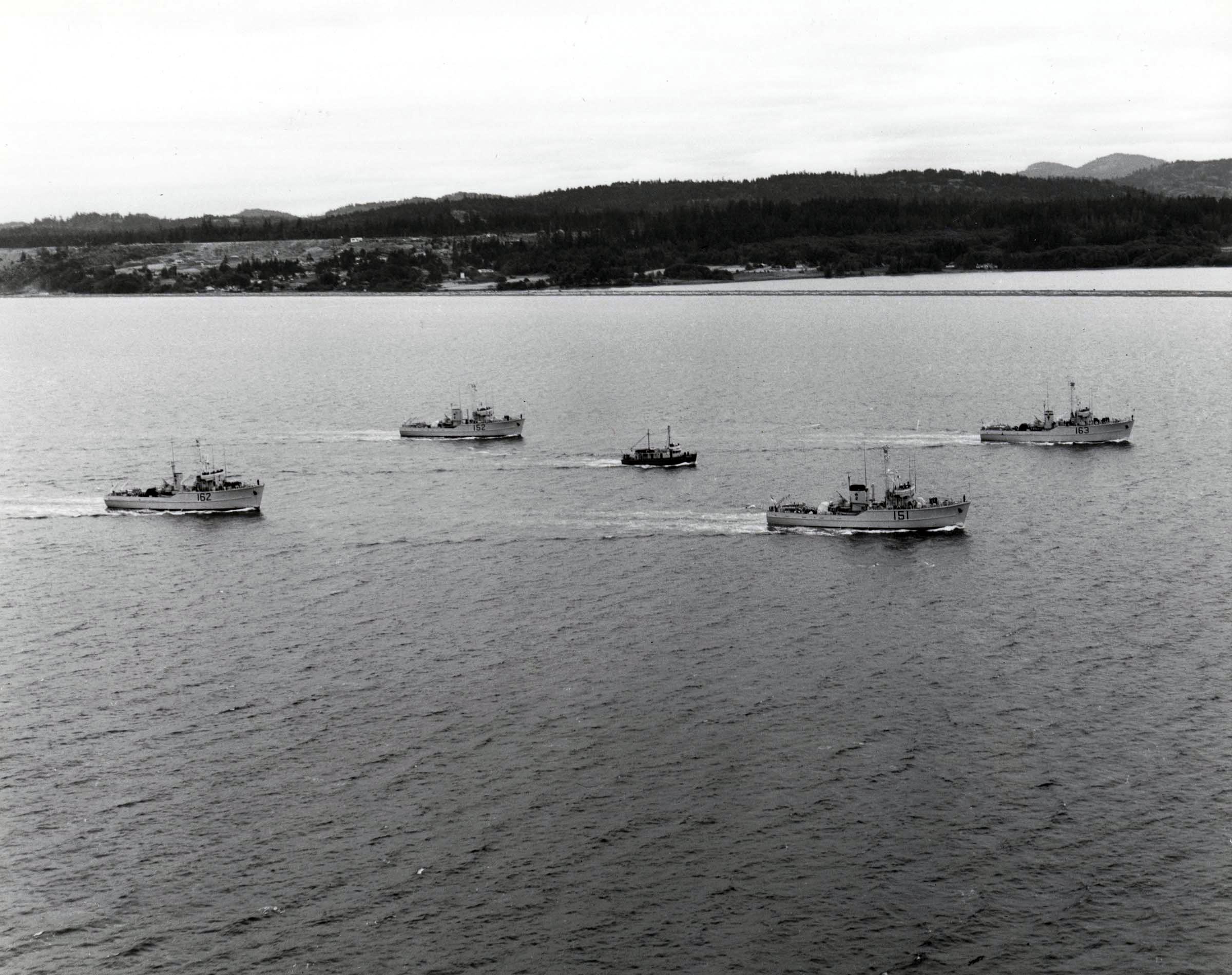 Mirimachi leads a squadron of minesweepers.