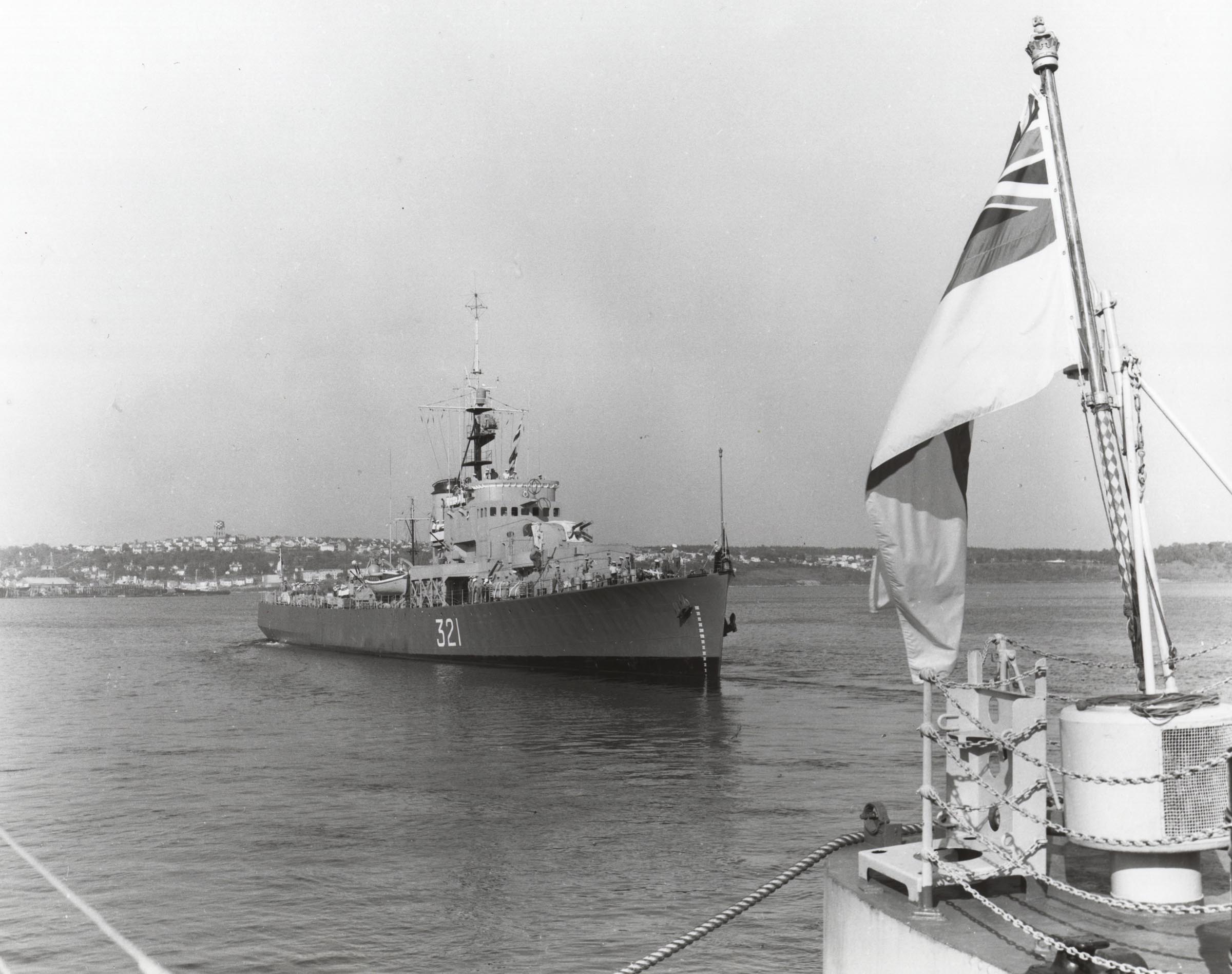 Post-war HMCS LANARK (Prestonian Class)
