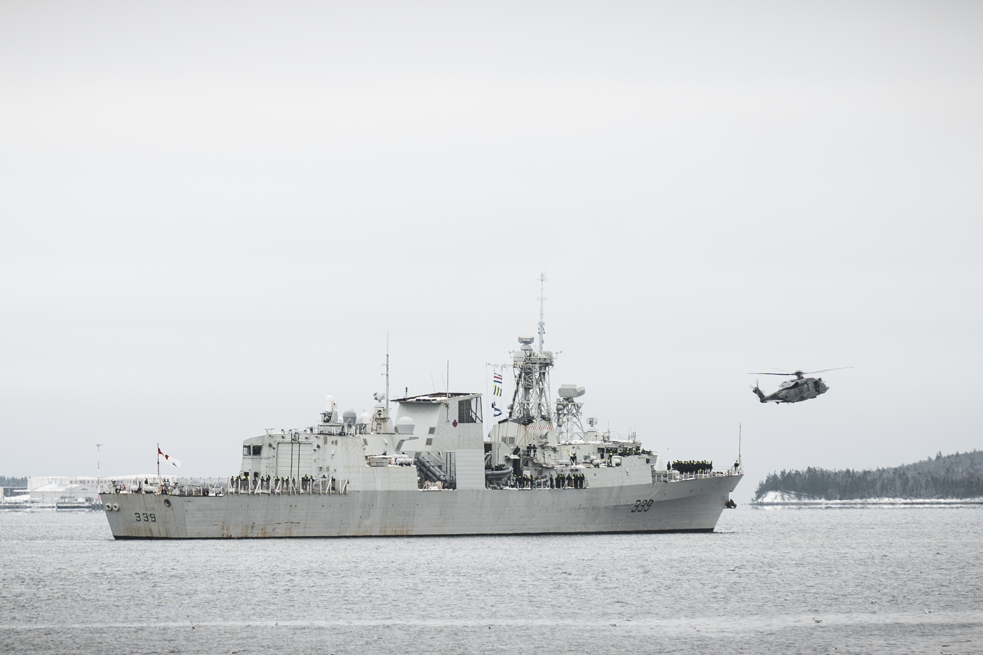 HMCS Charlottetown sets sail from Halifax on deployment to the Indo-Pacific in support of Ops HORIZON and NEON.